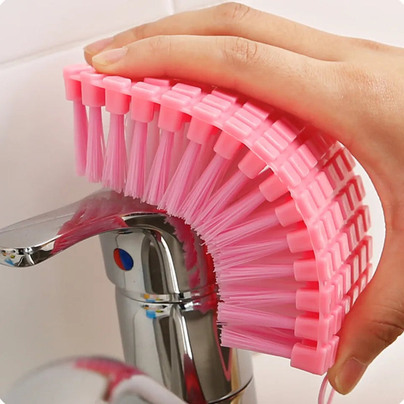 FLEXIBLE CLEANING BRUSH