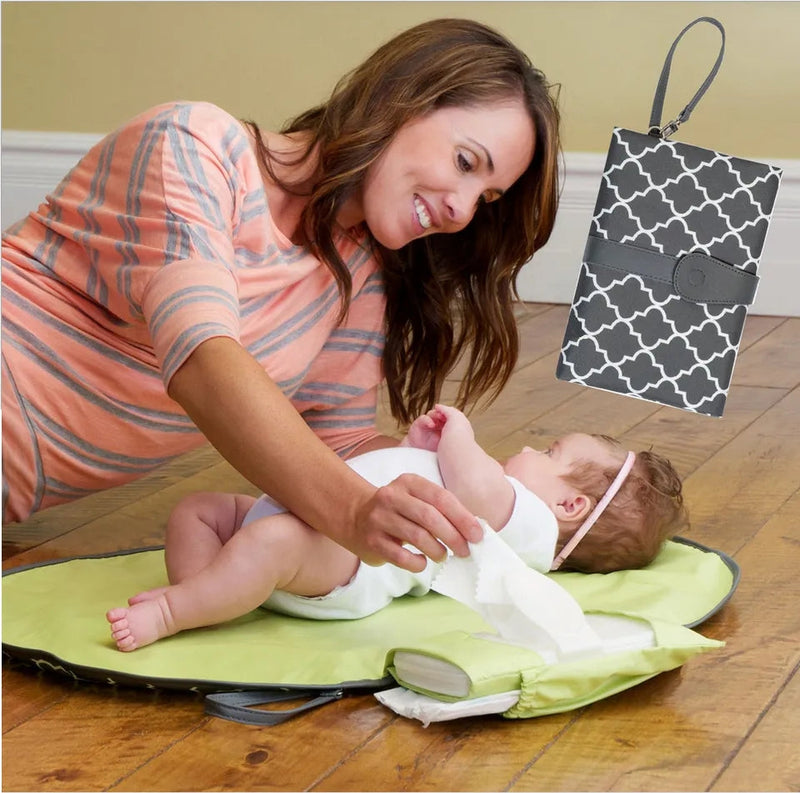 BABY DIAPER CHANGING CLUTCH