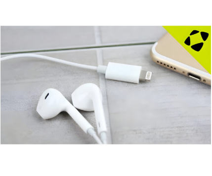 Apple EarPods Lightning Connectivity – In-Ear Canal Headset by Apple