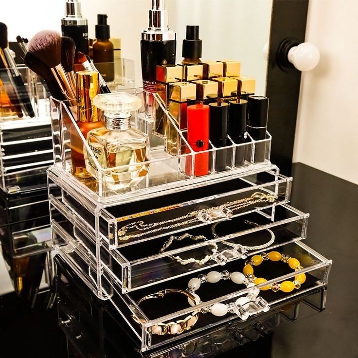 COSMETIC ORGANIZER WITH DRAWER